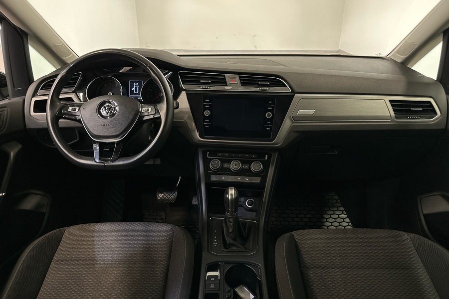 Volkswagen Touran vaihtoauto