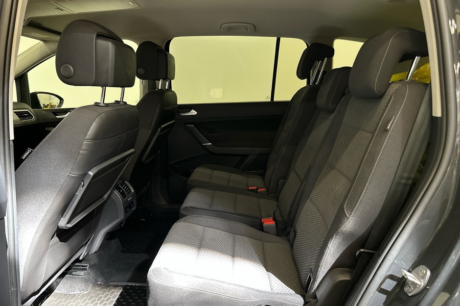 Volkswagen Touran vaihtoauto