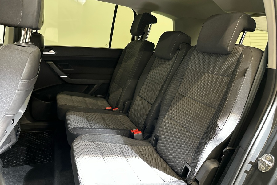 Volkswagen Touran vaihtoauto