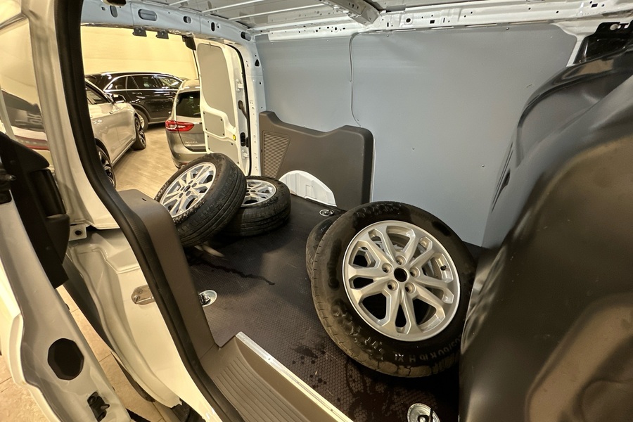 Ford Transit Connect vaihtoauto
