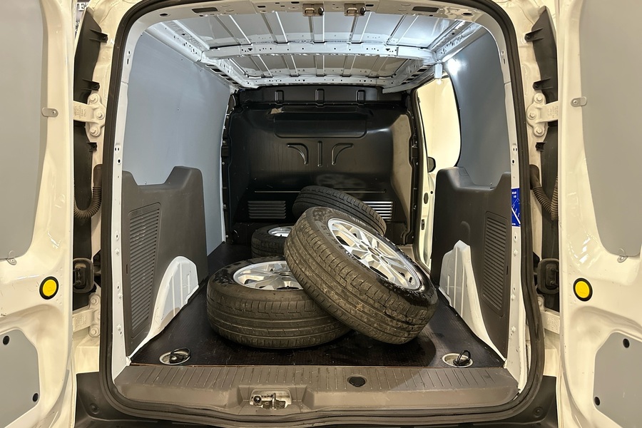 Ford Transit Connect vaihtoauto