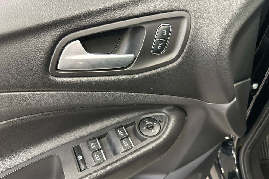 Ford Kuga vaihtoauto