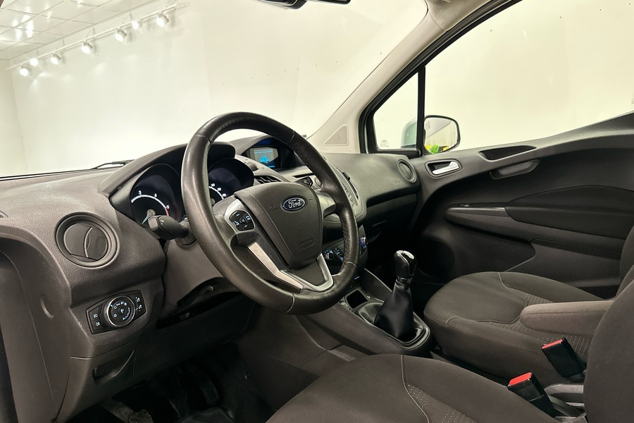 Ford Transit Courier vaihtoauto