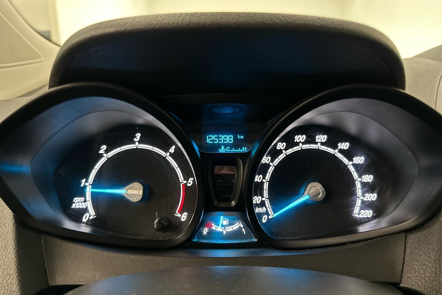 Ford Transit Courier vaihtoauto