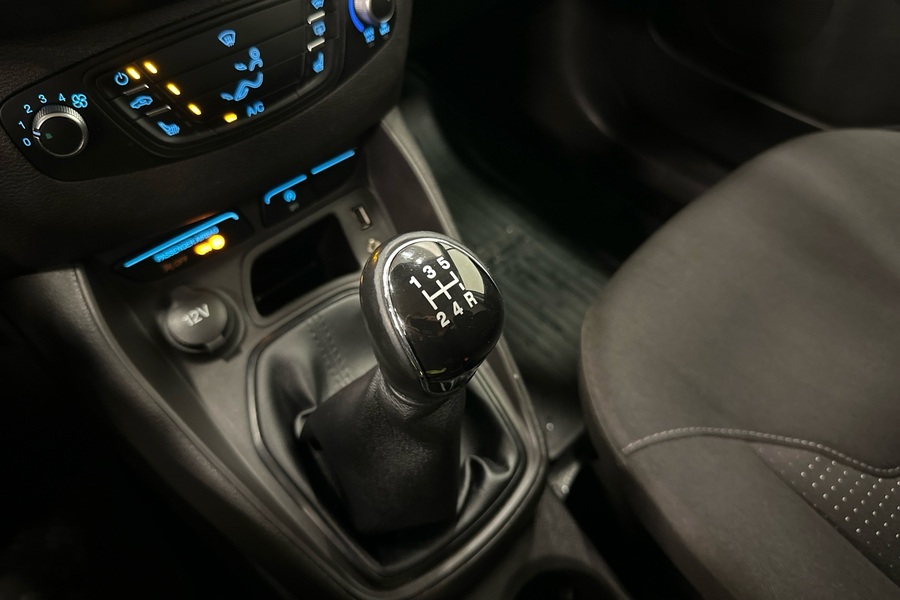 Ford Transit Courier vaihtoauto