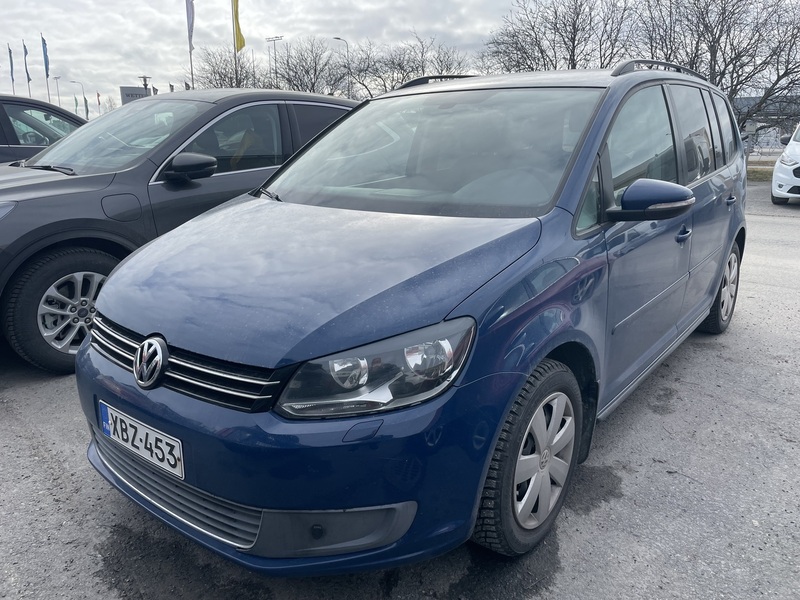 Volkswagen Touran vaihtoauto