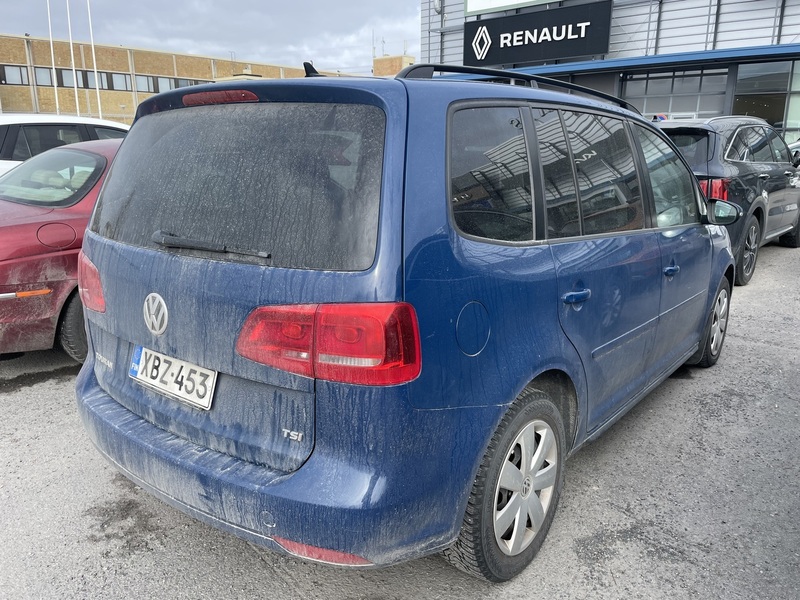 Volkswagen Touran vaihtoauto