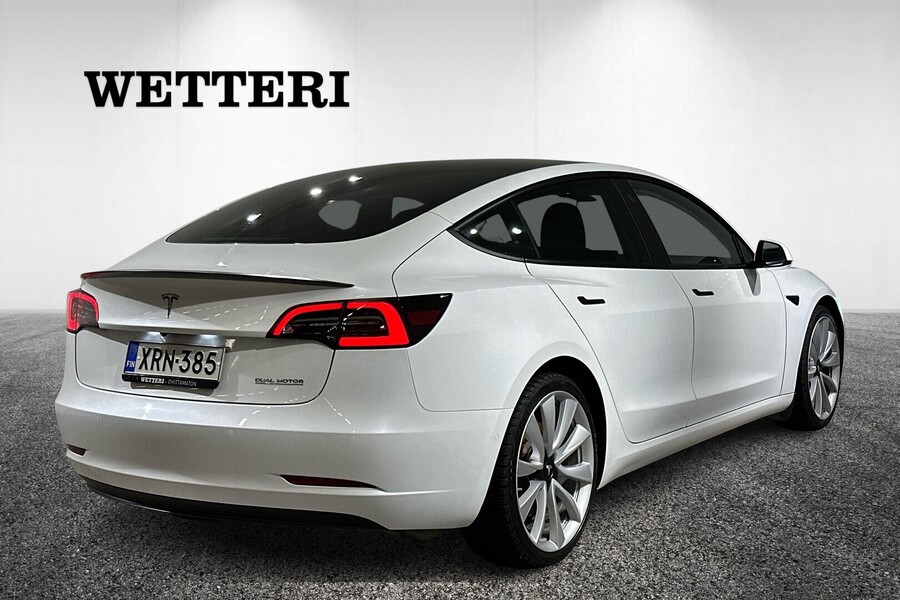 Tesla Model 3 vaihtoauto