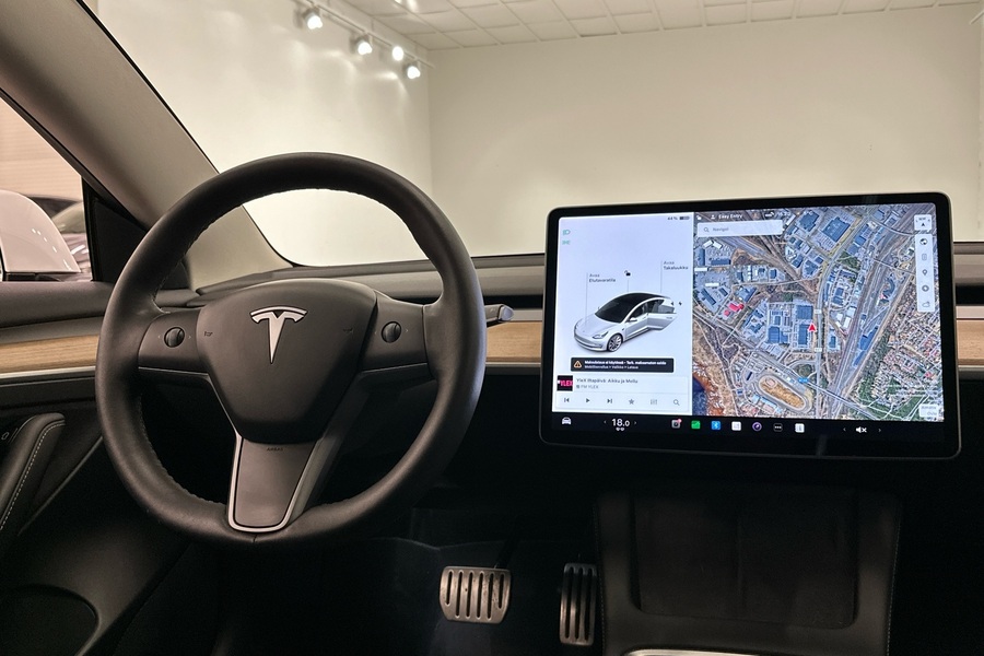 Tesla Model 3 vaihtoauto