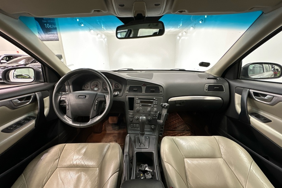 Volvo V70 vaihtoauto