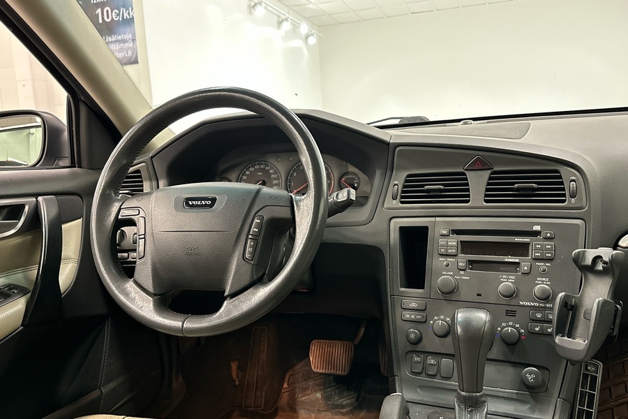 Volvo V70 vaihtoauto