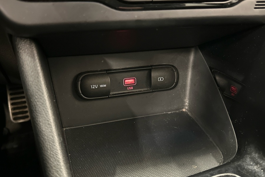 Kia Niro plug-in vaihtoauto