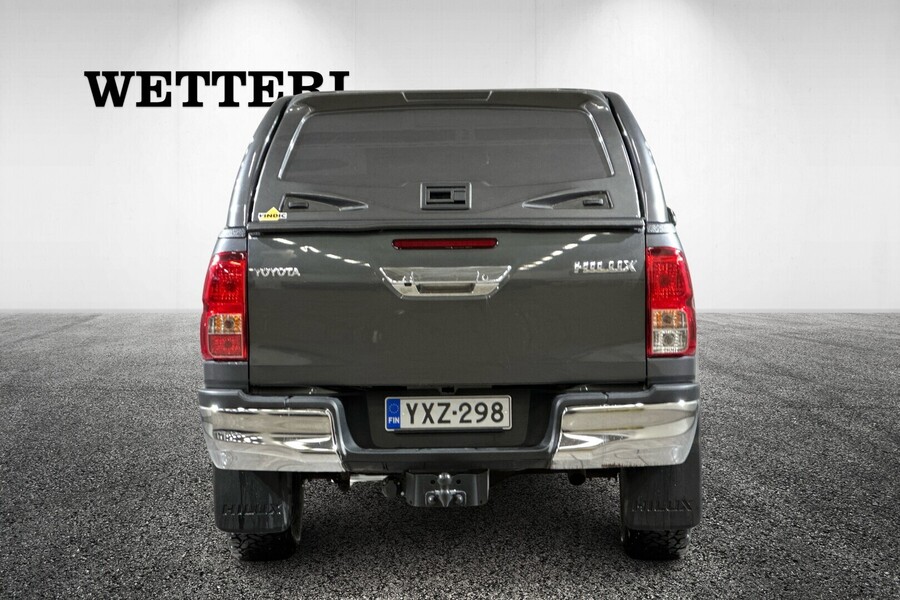 Toyota Hilux vaihtoauto