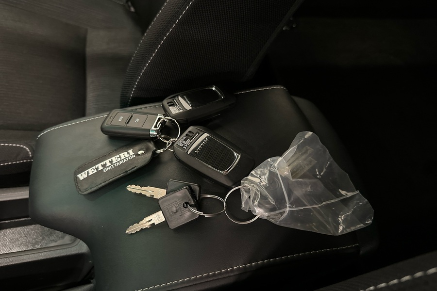 Toyota Hilux vaihtoauto