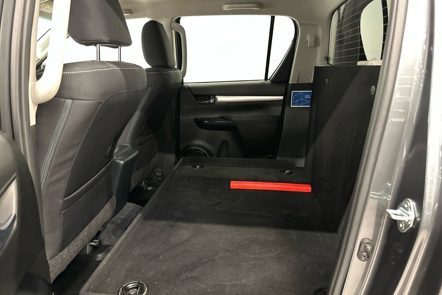 Toyota Hilux vaihtoauto