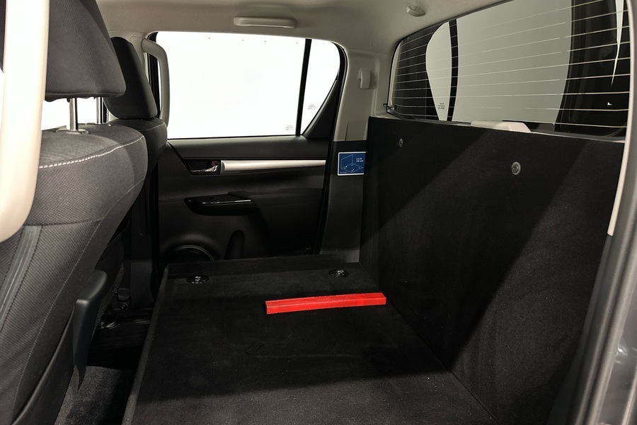 Toyota Hilux vaihtoauto