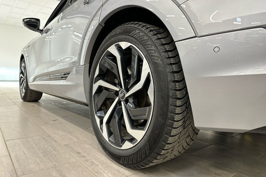 Audi e-tron vaihtoauto