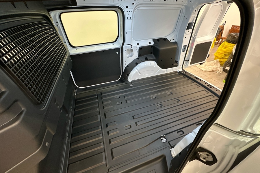Ford Transit Connect vaihtoauto