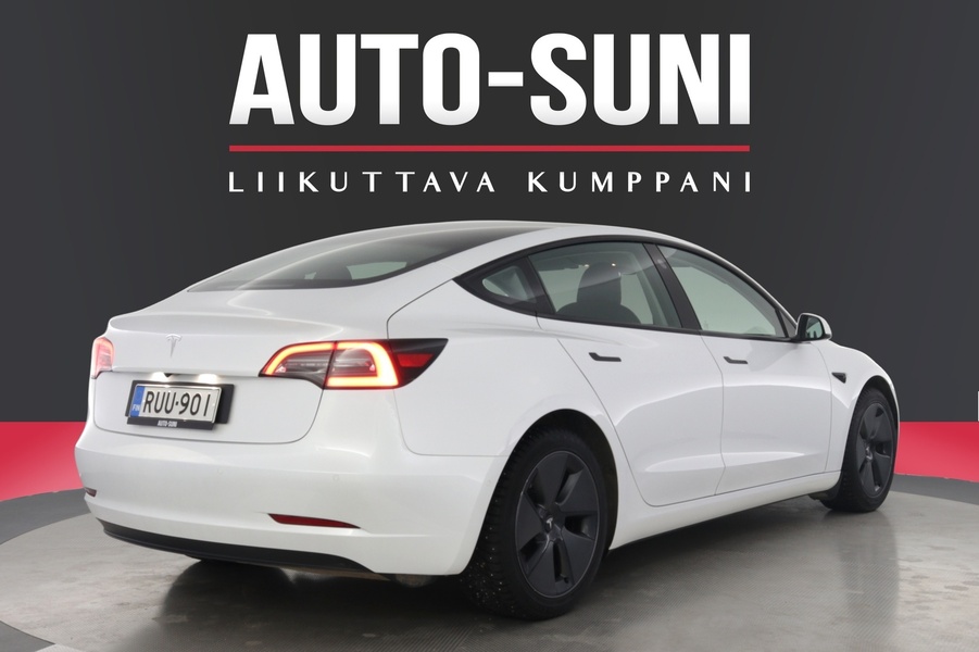 Tesla Model 3 vaihtoauto