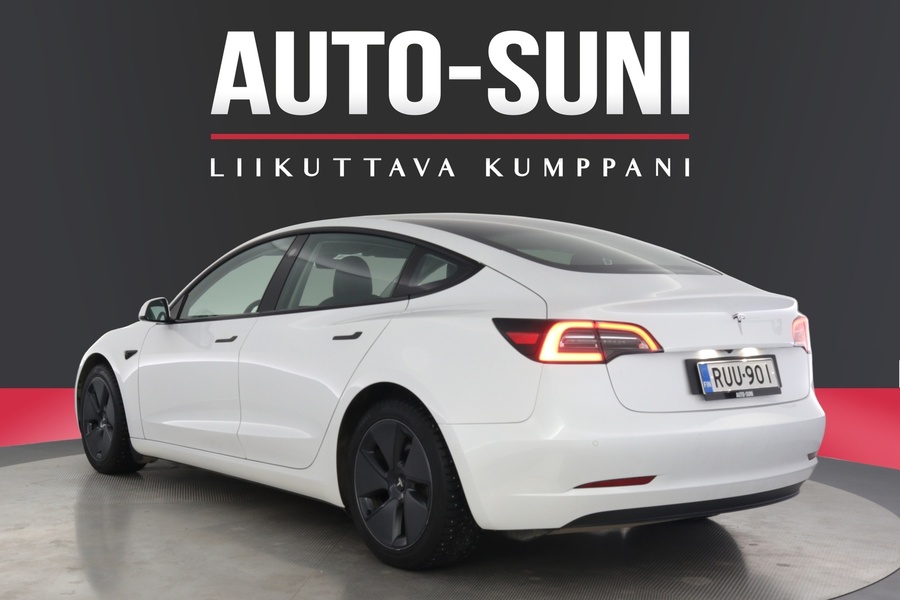 Tesla Model 3 vaihtoauto