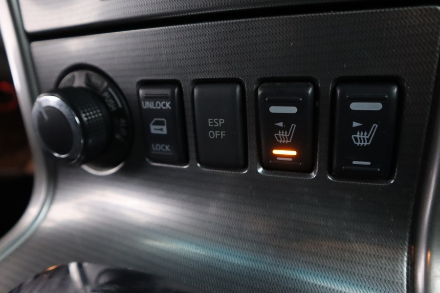 Nissan Navara vaihtoauto