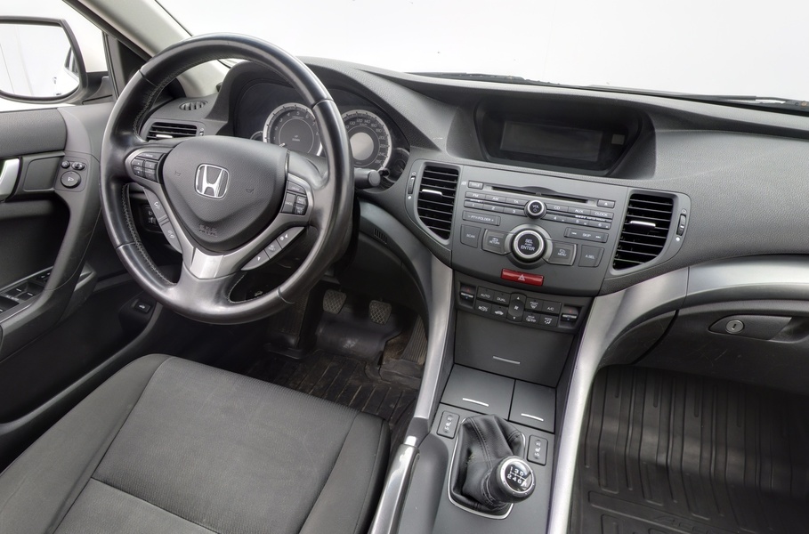 Honda Accord vaihtoauto