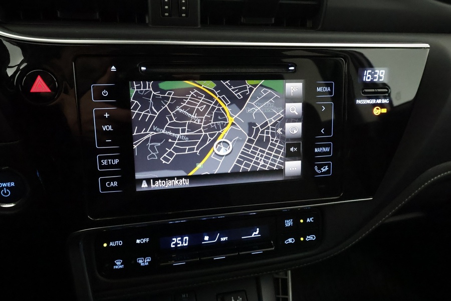 Toyota Auris vaihtoauto