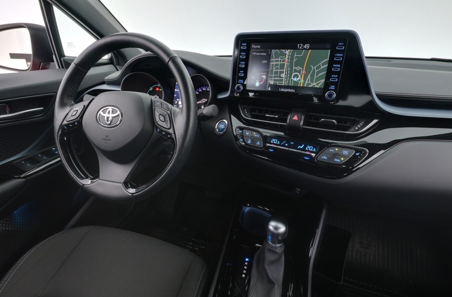 Toyota C-HR vaihtoauto