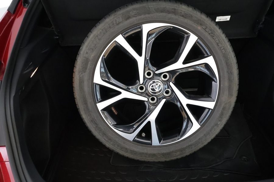 Toyota C-HR vaihtoauto