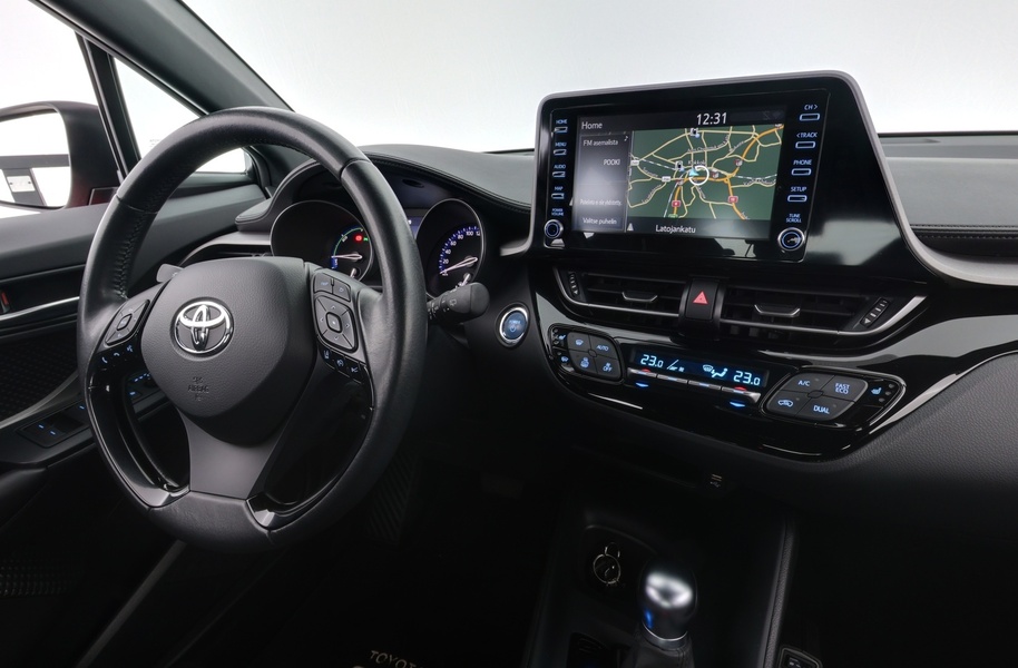 Toyota C-HR vaihtoauto