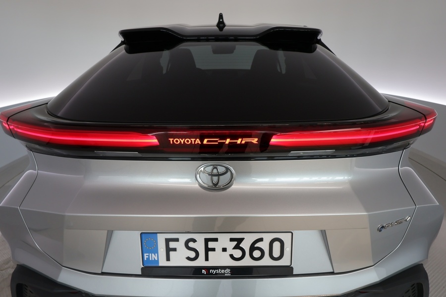 Toyota C-HR vaihtoauto