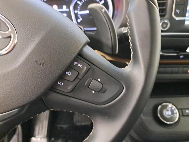 Toyota Proace Verso vaihtoauto