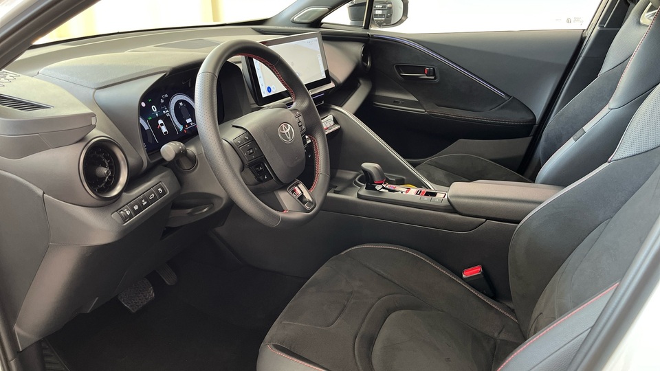 Toyota C-HR vaihtoauto