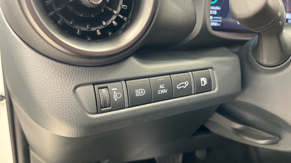 Toyota C-HR vaihtoauto