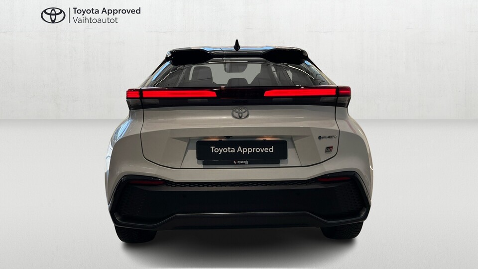 Toyota C-HR vaihtoauto