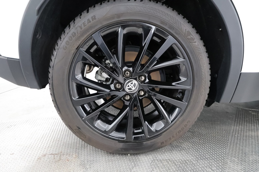 Toyota C-HR vaihtoauto