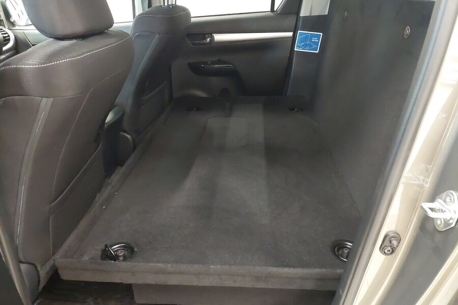 Toyota Hilux vaihtoauto