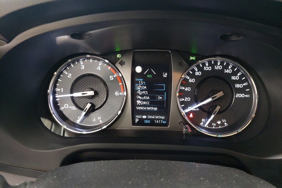 Toyota Hilux vaihtoauto