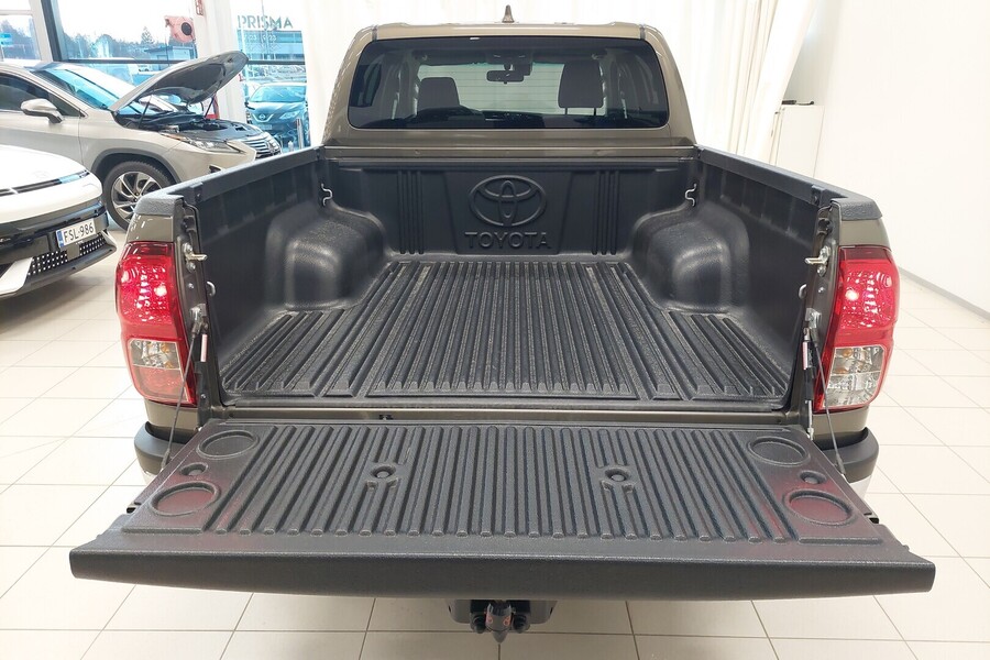 Toyota Hilux vaihtoauto