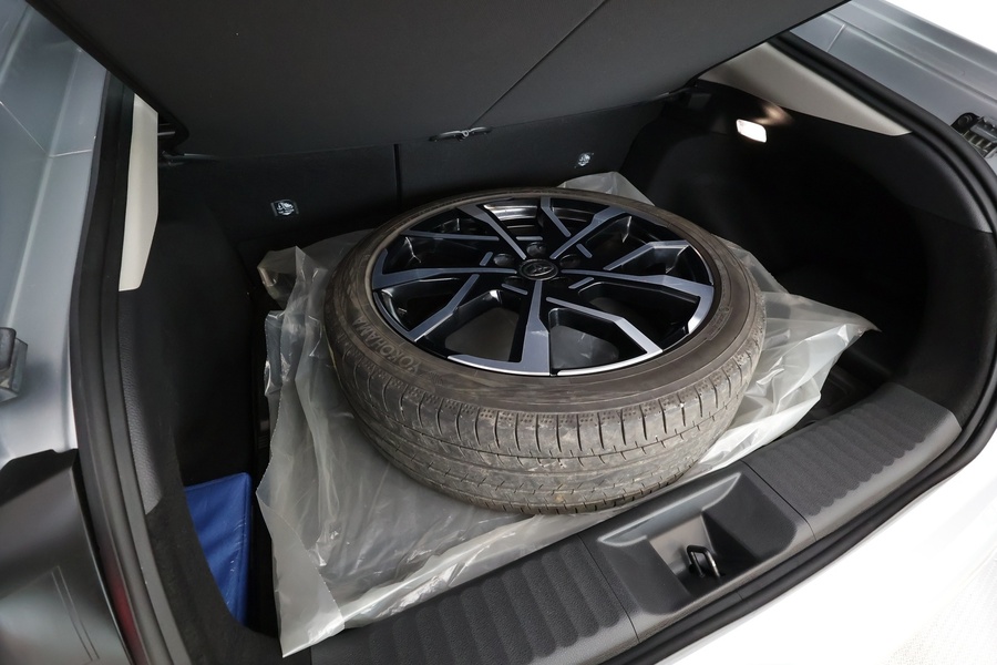 Toyota Prius Plug-in vaihtoauto