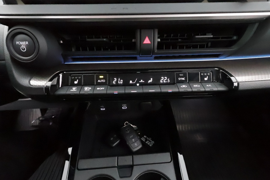 Toyota Prius Plug-in vaihtoauto