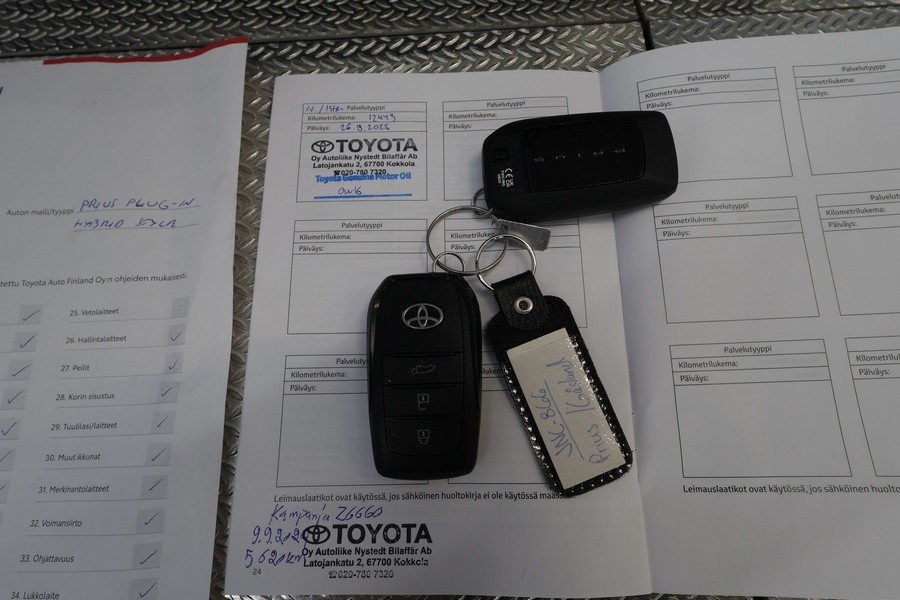 Toyota Prius Plug-in vaihtoauto