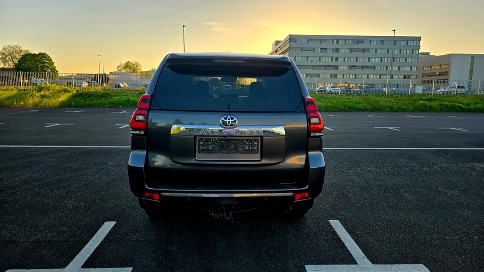 Toyota Land Cruiser vaihtoauto