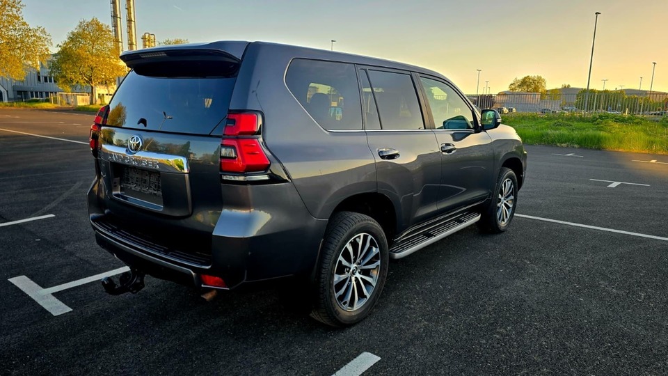 Toyota Land Cruiser vaihtoauto