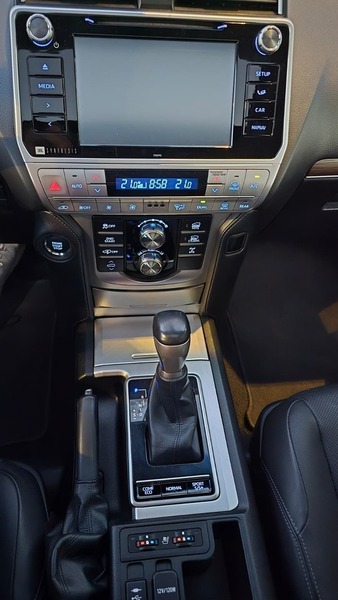 Toyota Land Cruiser vaihtoauto