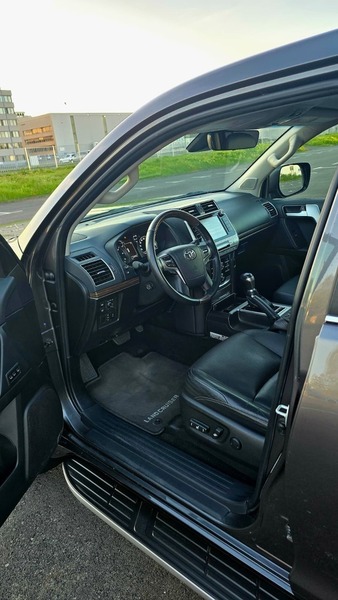 Toyota Land Cruiser vaihtoauto