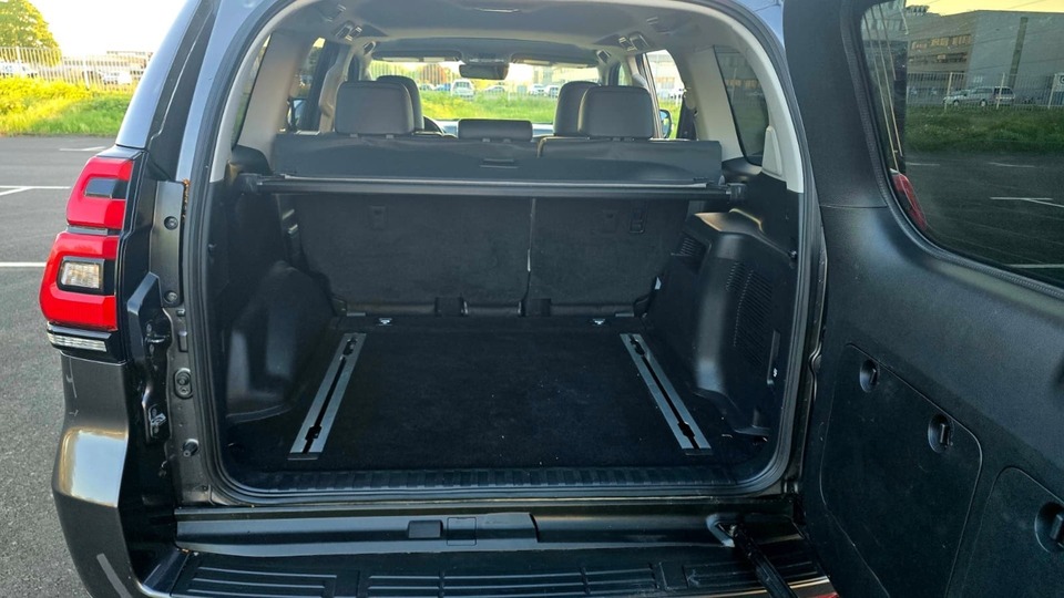 Toyota Land Cruiser vaihtoauto