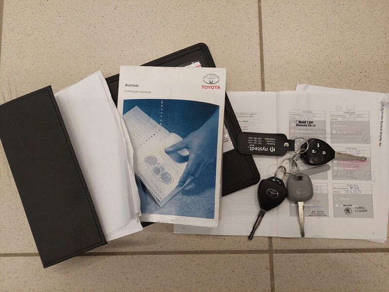 Toyota Avensis vaihtoauto