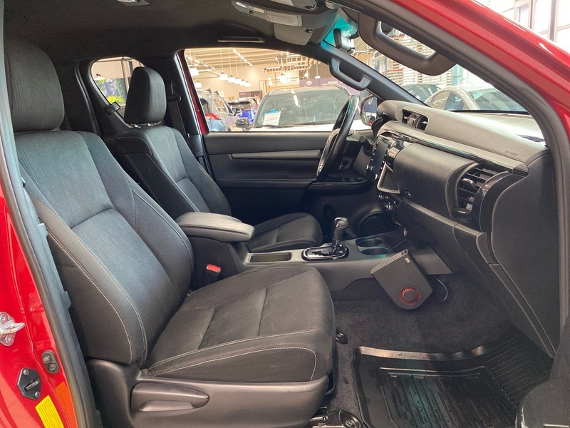 Toyota Hilux vaihtoauto