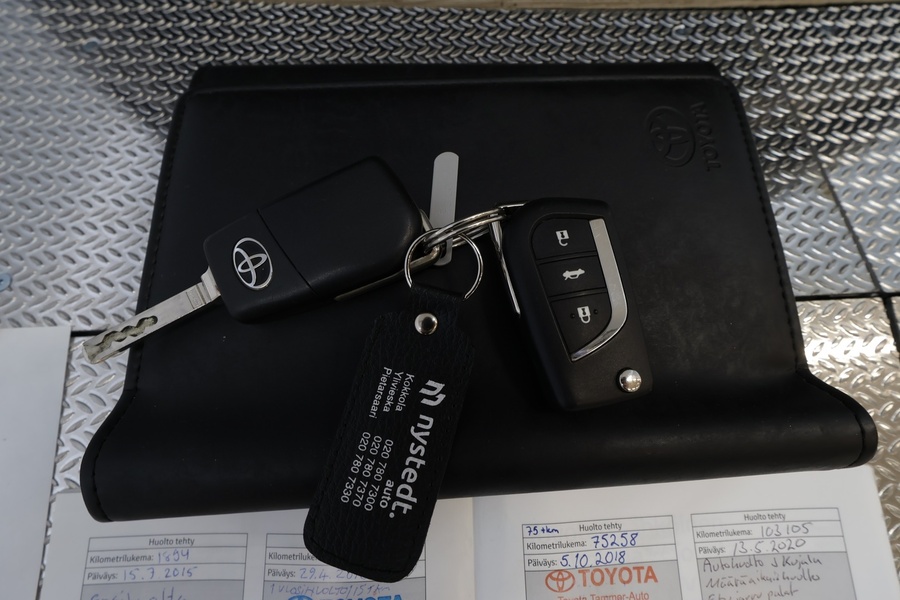 Toyota Avensis vaihtoauto